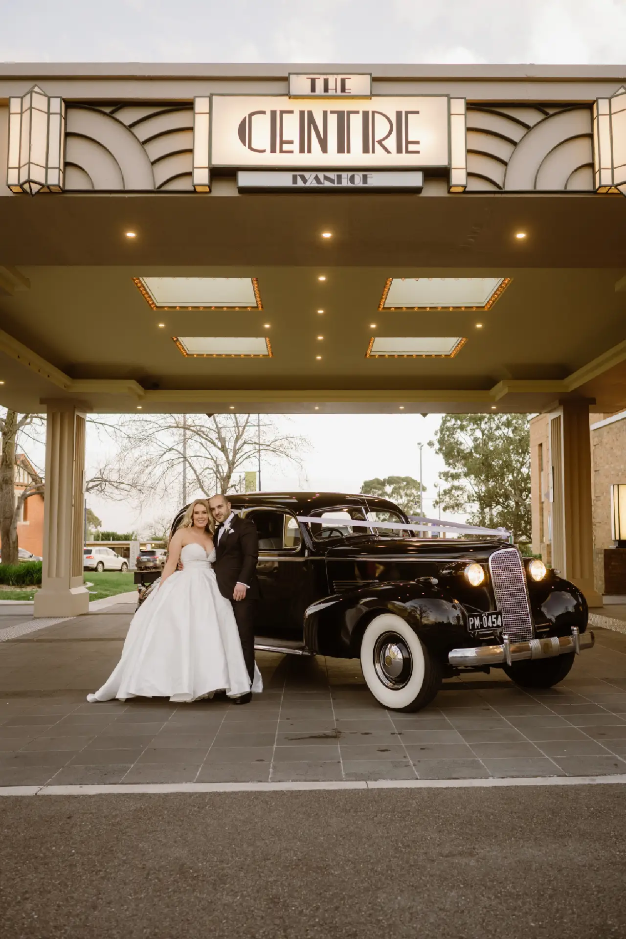 TCI The Centre Ivanhoe - gallery External w Couple 2
